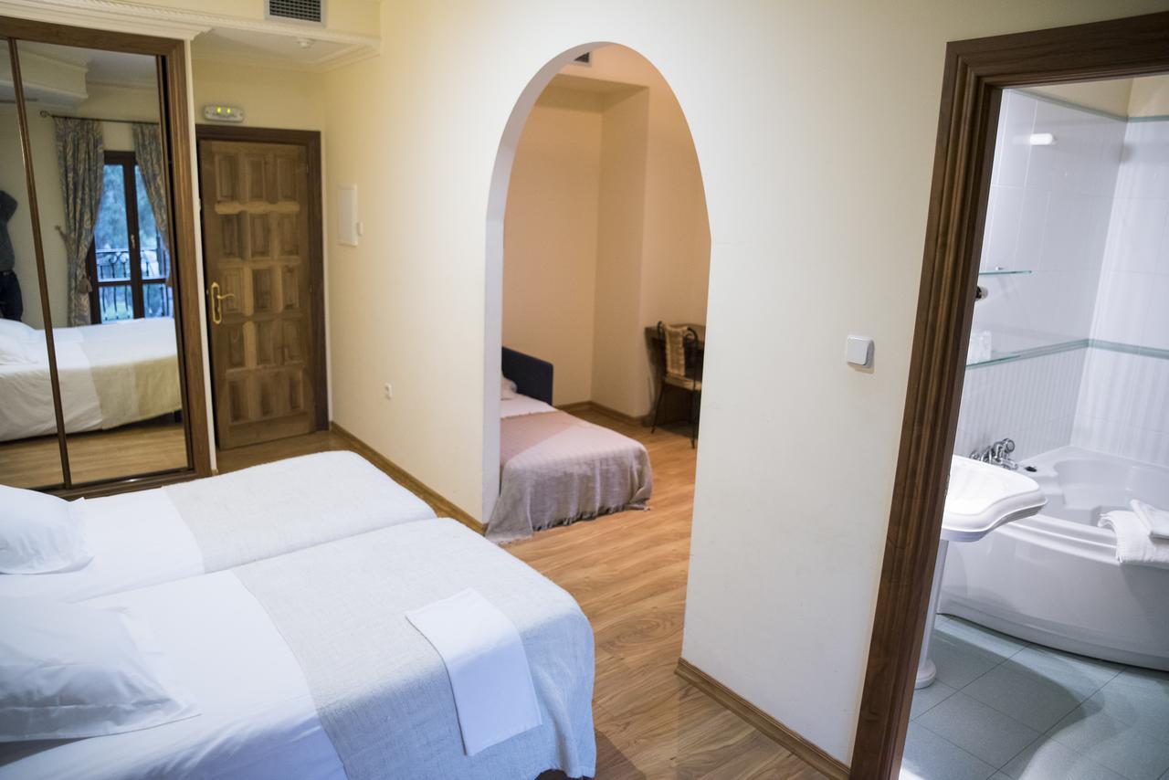 Complejo Hostelero Paladium Villamartín Exterior foto
